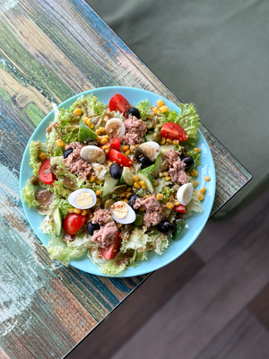 Салат з тунцем