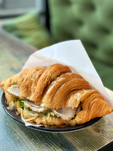 Круасан з бужениною