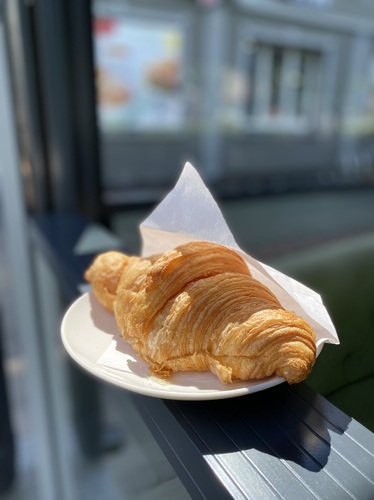 Круасан зі згущеним молоком